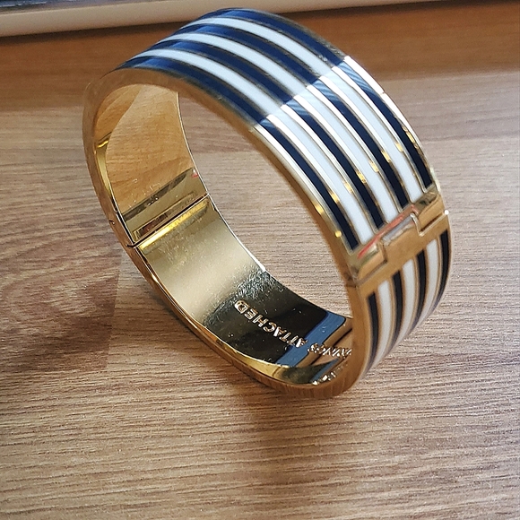 Kate Spade New York "No Strings Attached" Bangle Bracelet - Picture 2 of 8